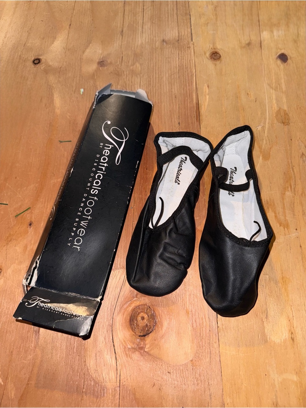 Women's Black Leather Ballet shoes 3W